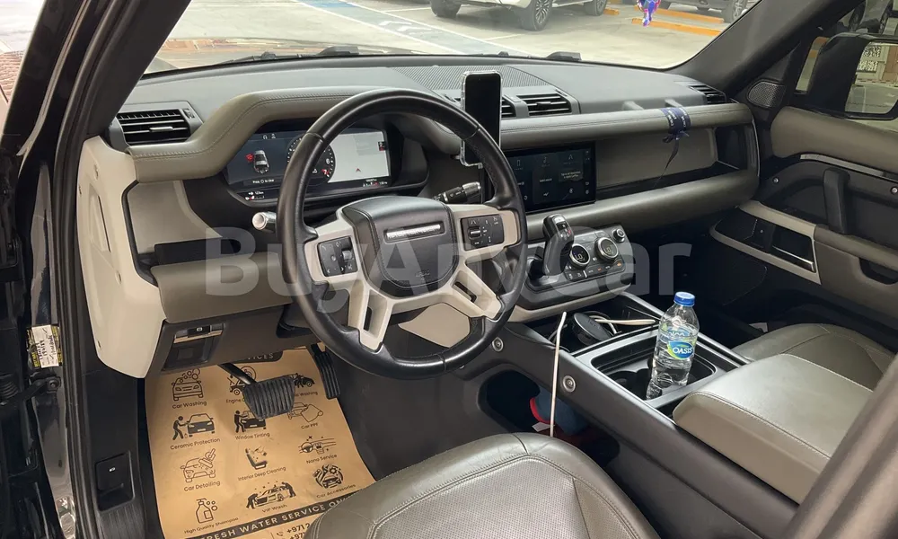Vehicle photo 9