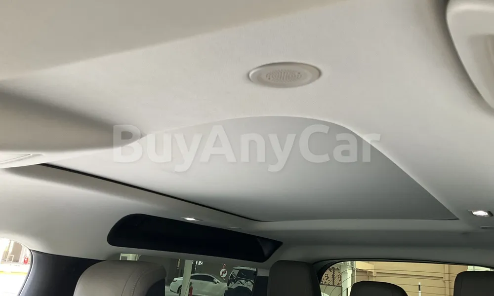 Vehicle photo 5