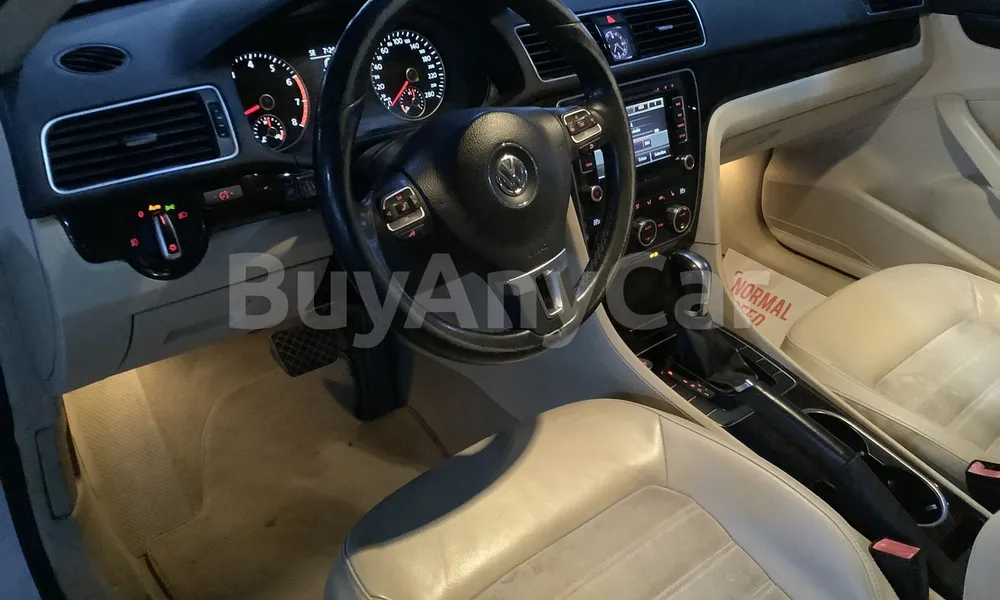 Vehicle photo 8