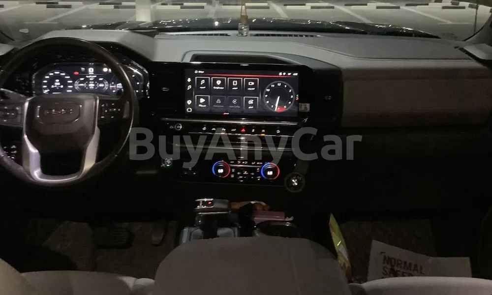 Vehicle photo 8