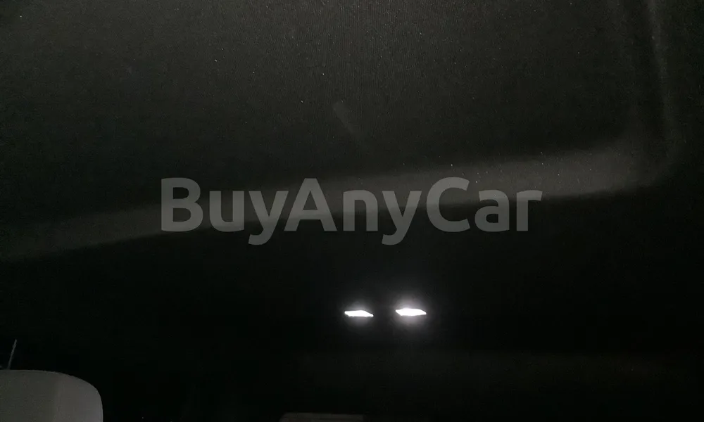 Vehicle photo 9