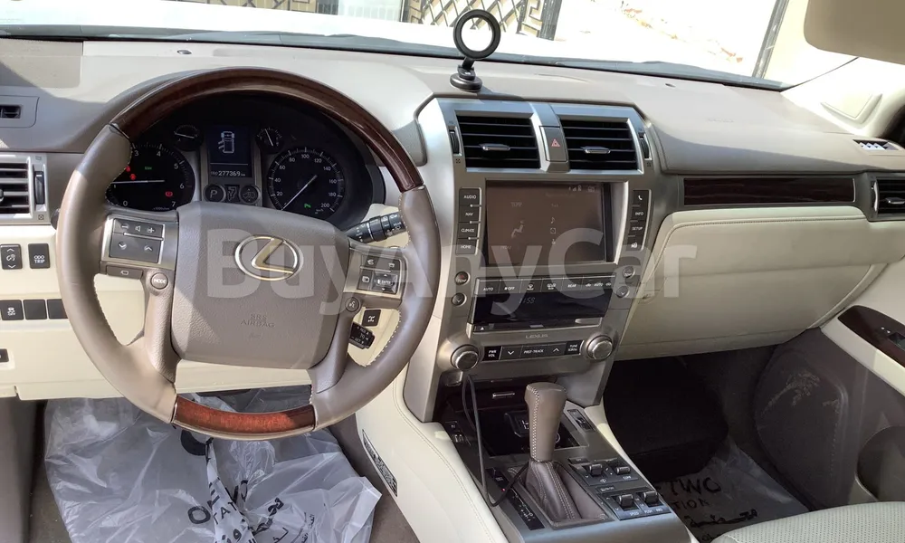 Vehicle photo 9