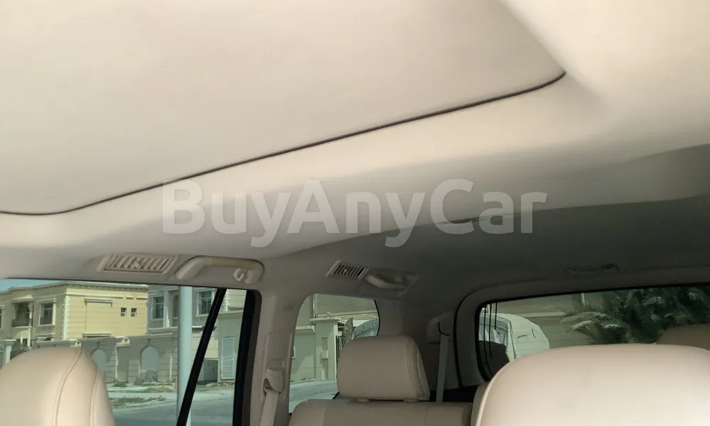 Vehicle photo 8