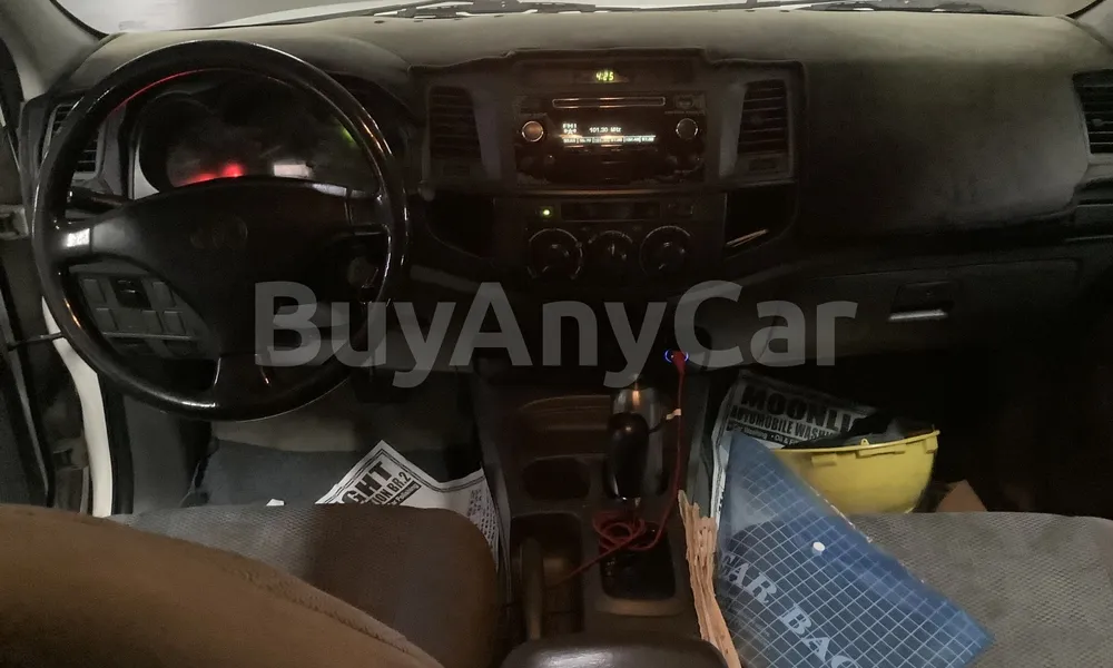 Vehicle photo 7