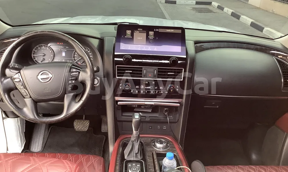 Vehicle photo 7
