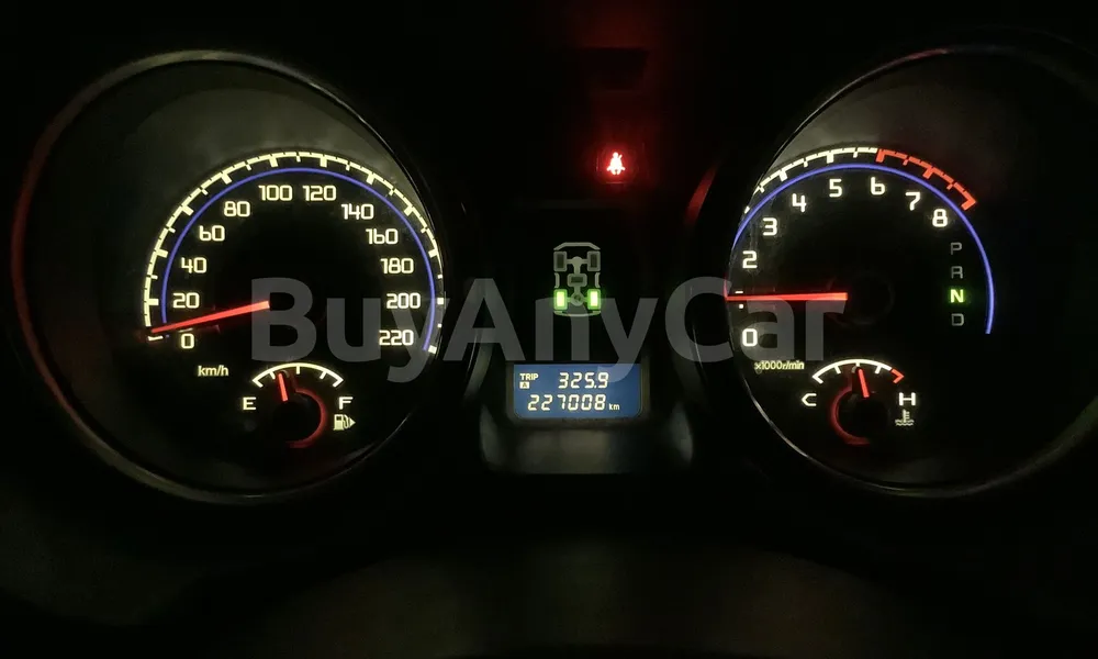 Vehicle photo 7