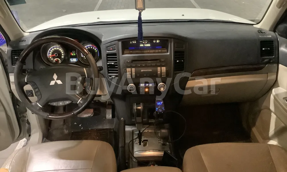 Vehicle photo 9