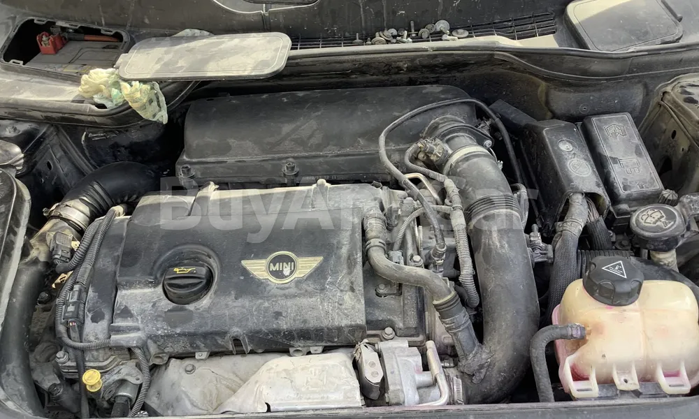 Vehicle photo 5