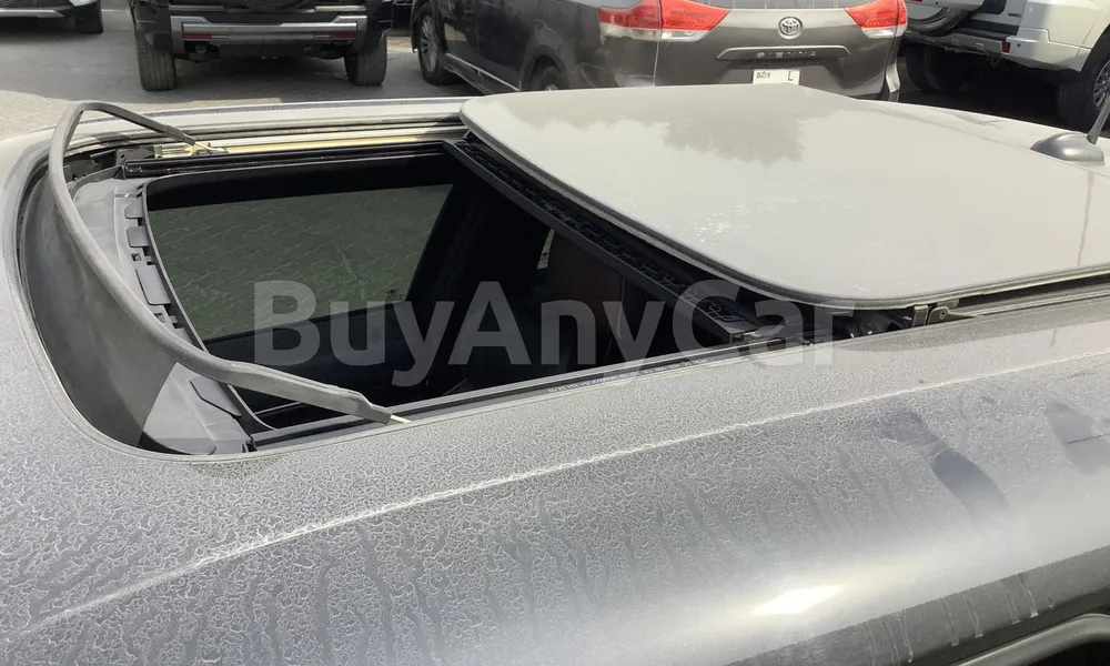 Vehicle photo 8