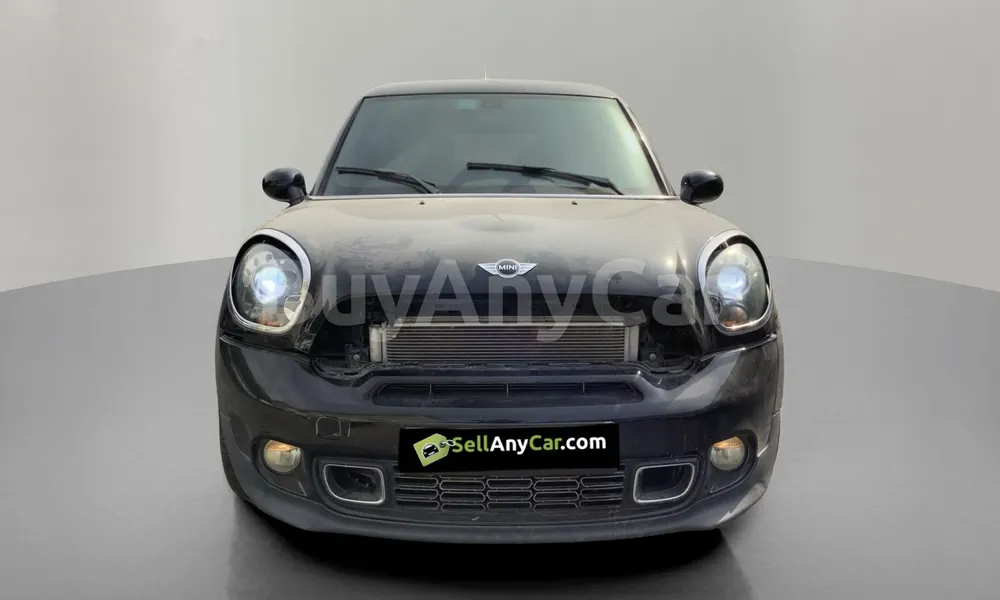 Vehicle photo 1