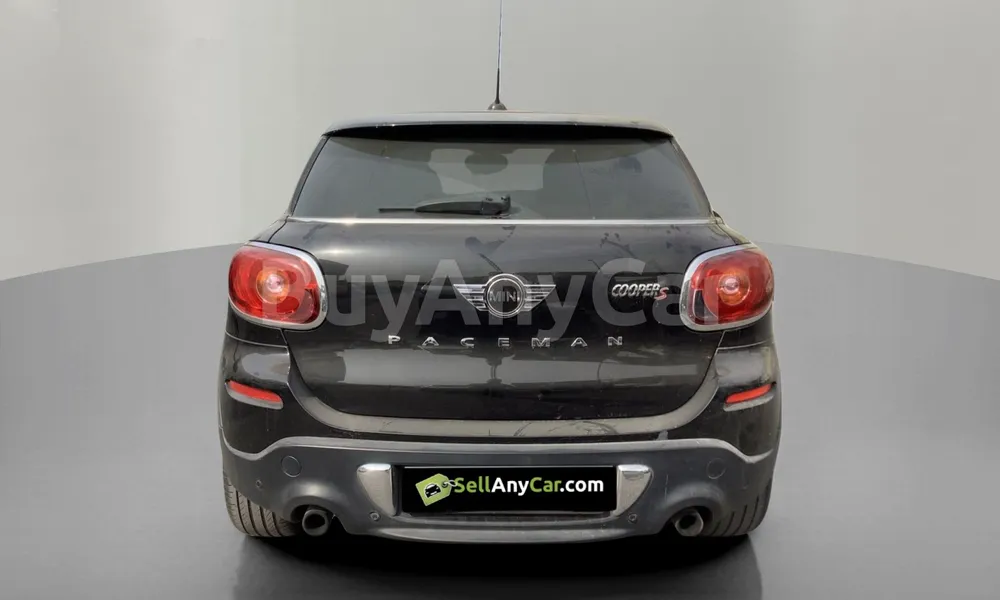 Vehicle photo 2