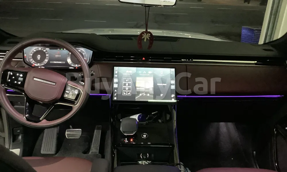 Vehicle photo 8