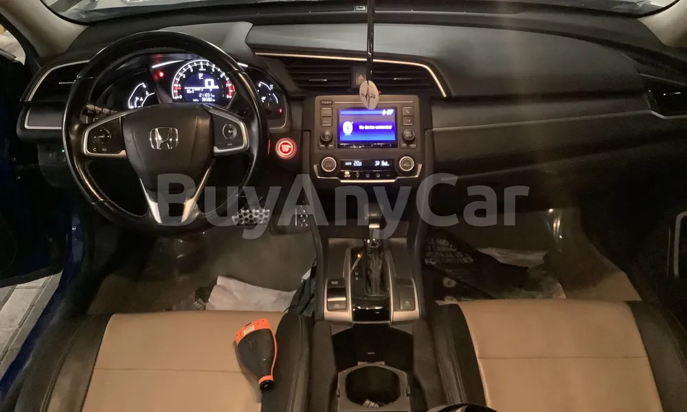 Vehicle photo 8