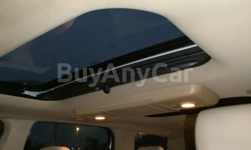 Vehicle photo 6