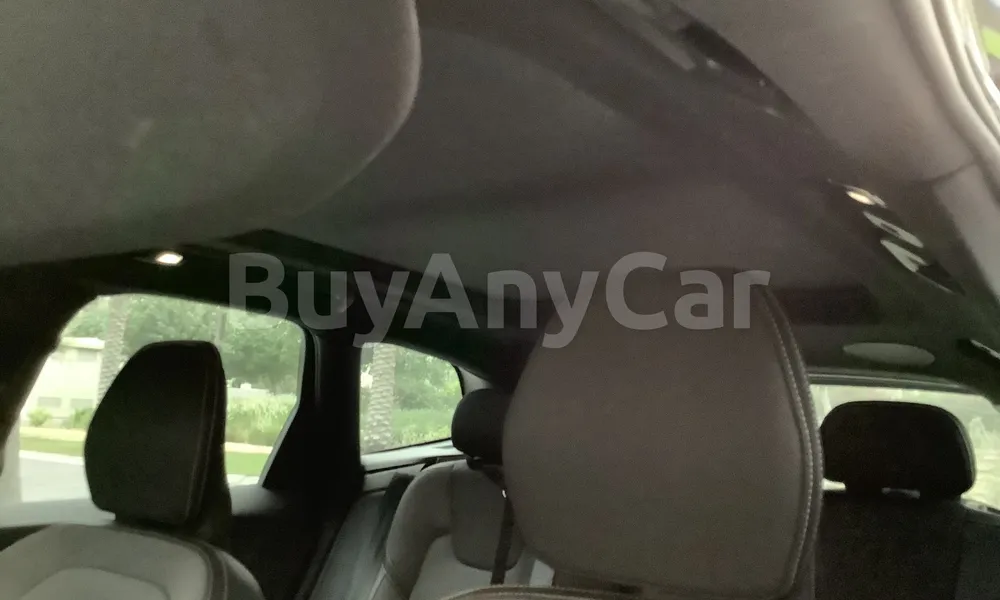 Vehicle photo 8
