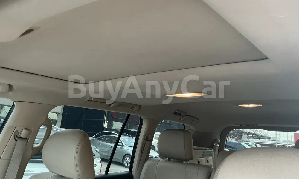 Vehicle photo 9