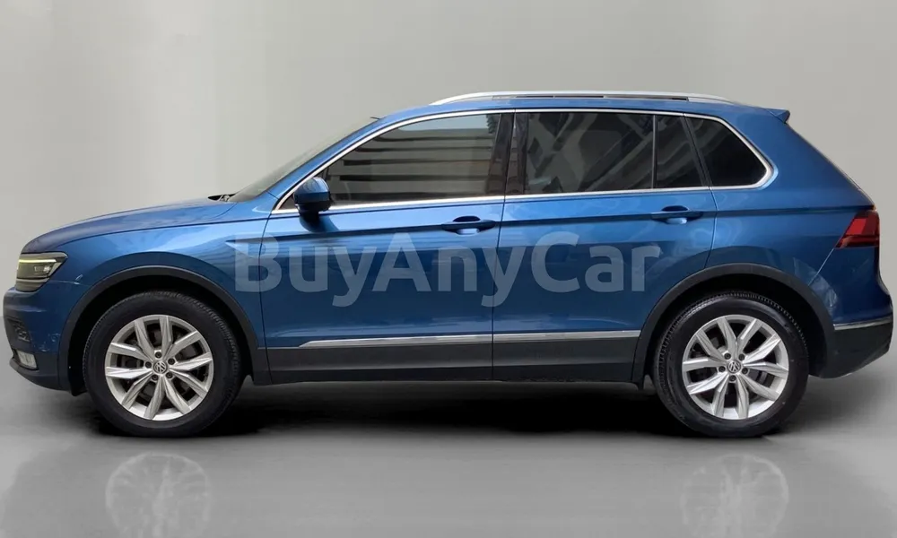 Vehicle photo 3