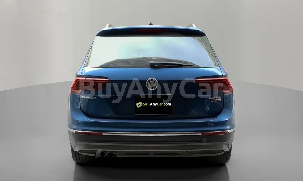 Vehicle photo 2
