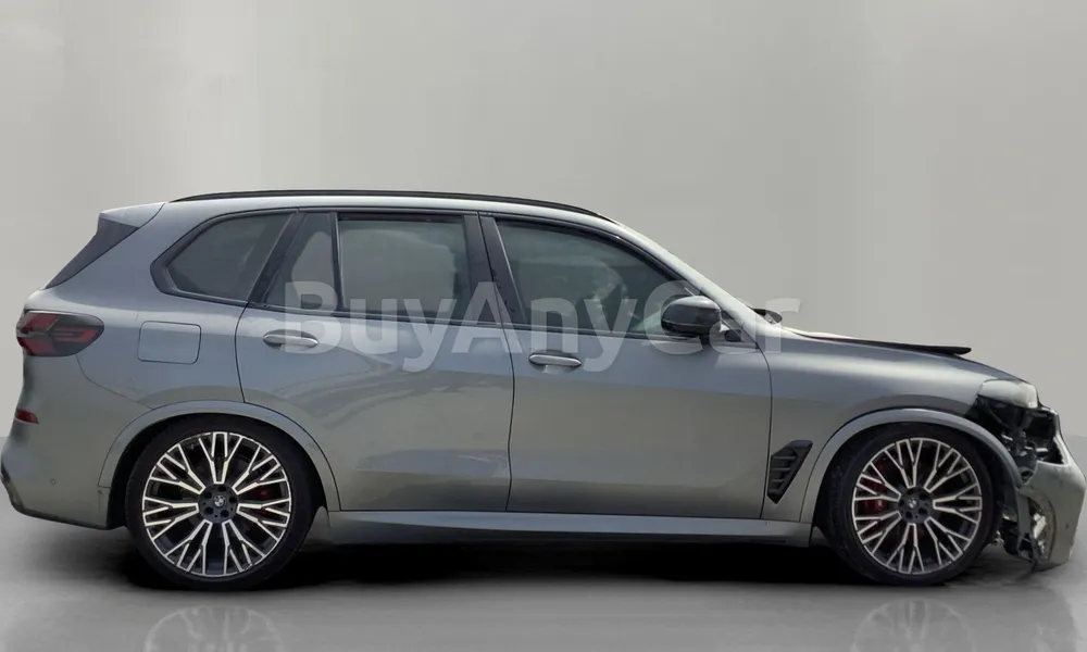 Vehicle photo 3