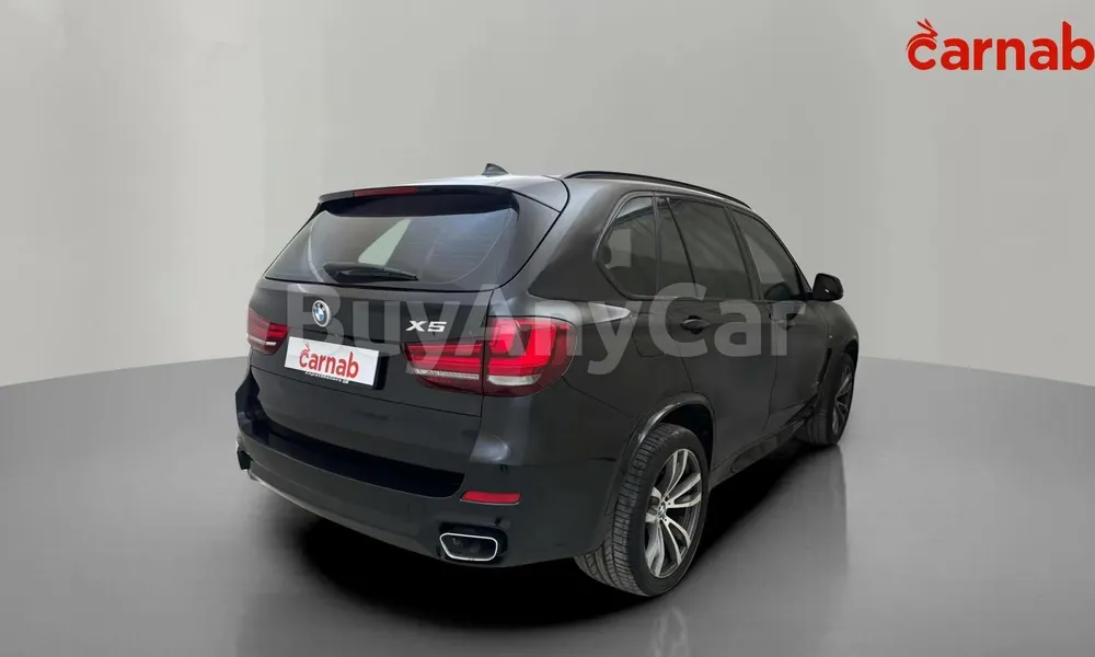 Vehicle photo 8