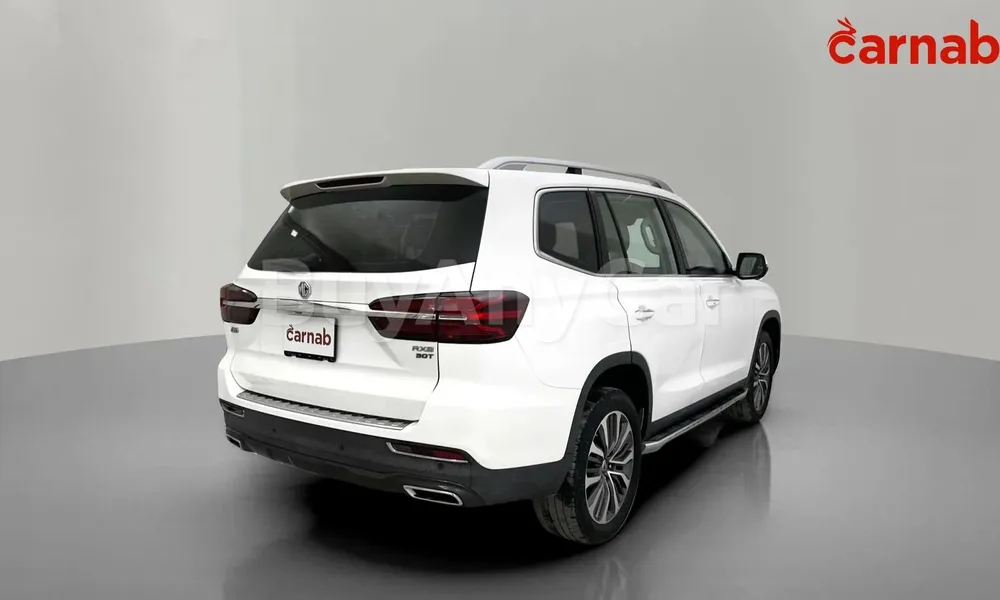 Vehicle photo 7