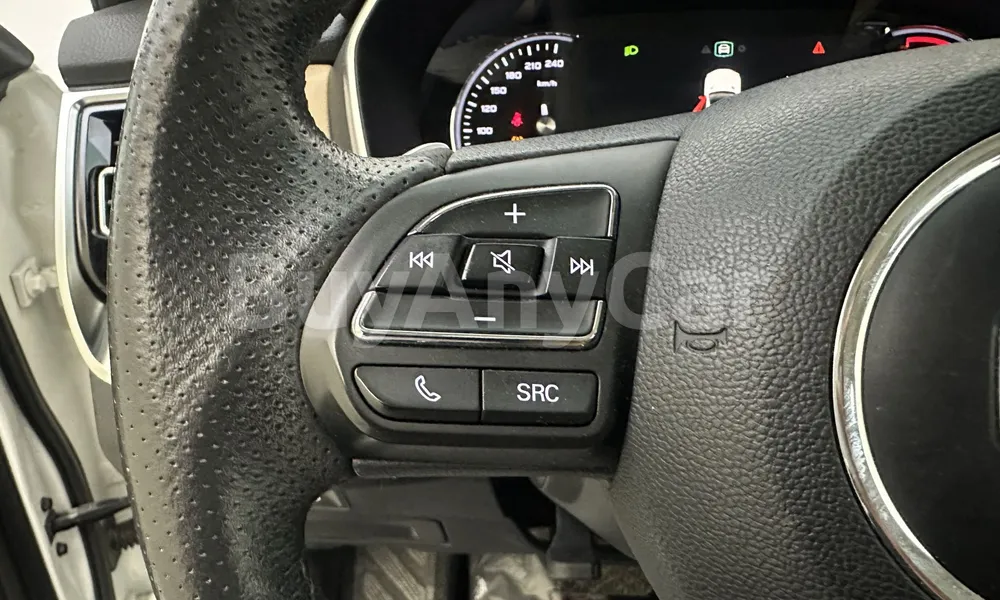 Vehicle photo 11