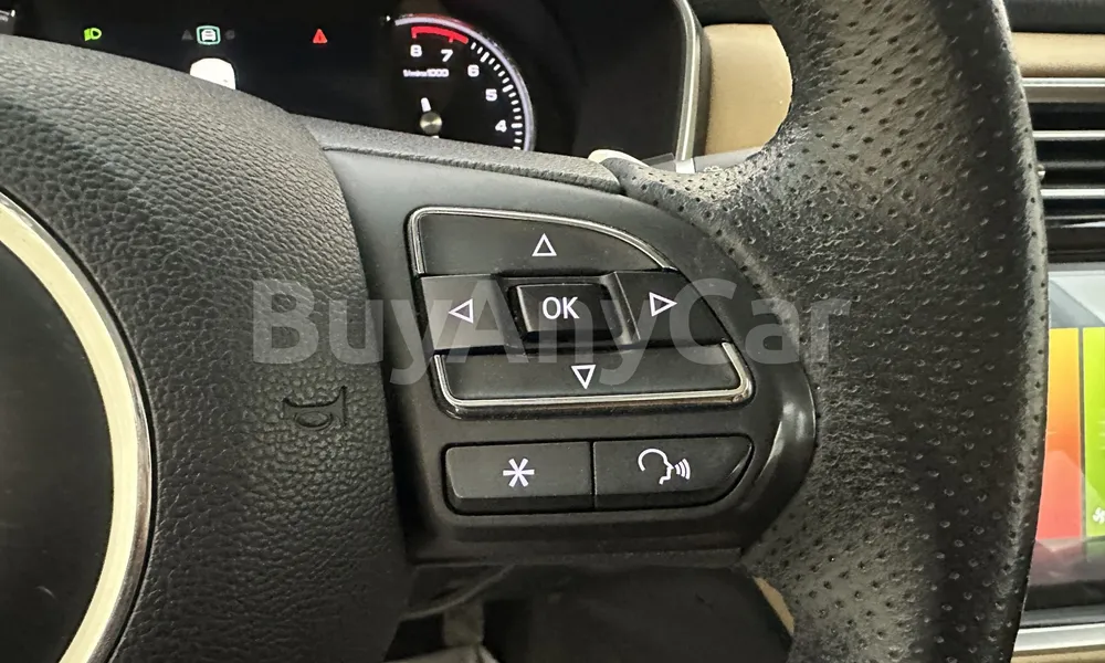 Vehicle photo 13