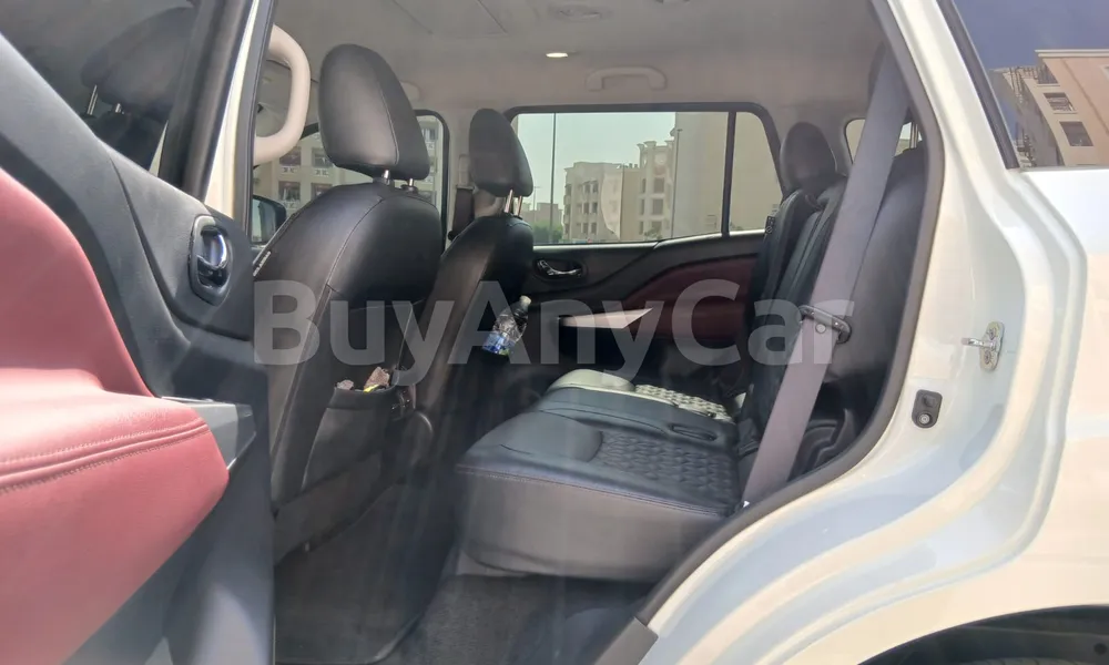 Vehicle photo 5