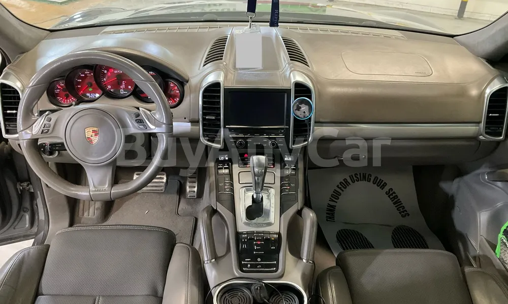 Vehicle photo 9