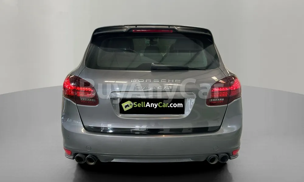Vehicle photo 2