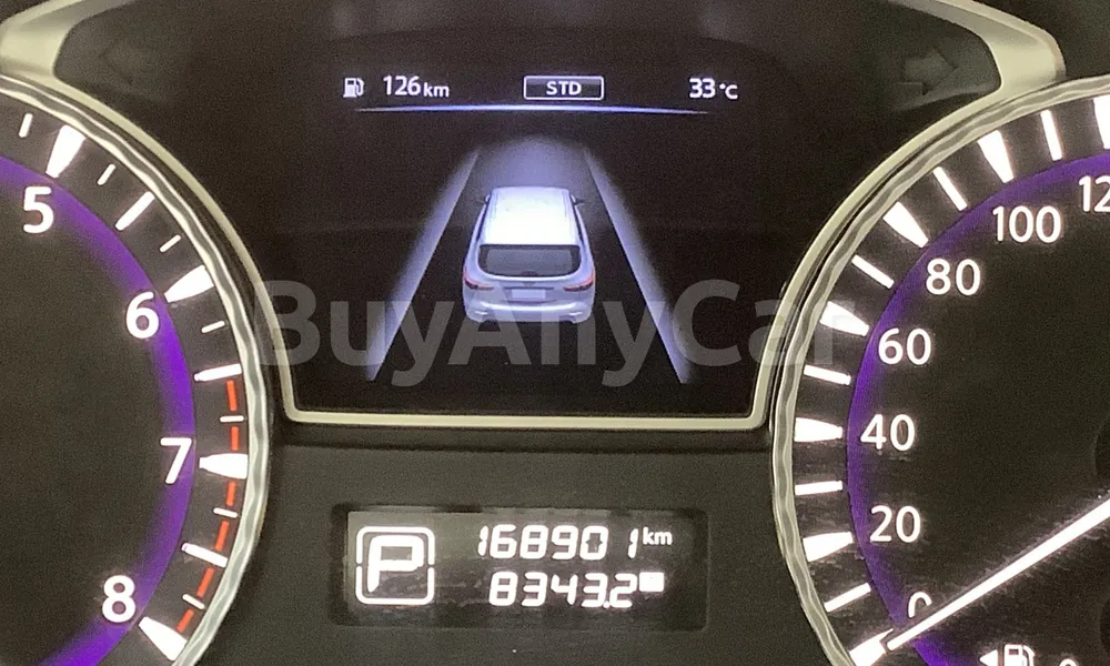 Vehicle photo 8
