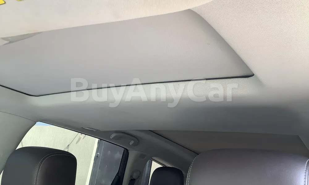 Vehicle photo 9