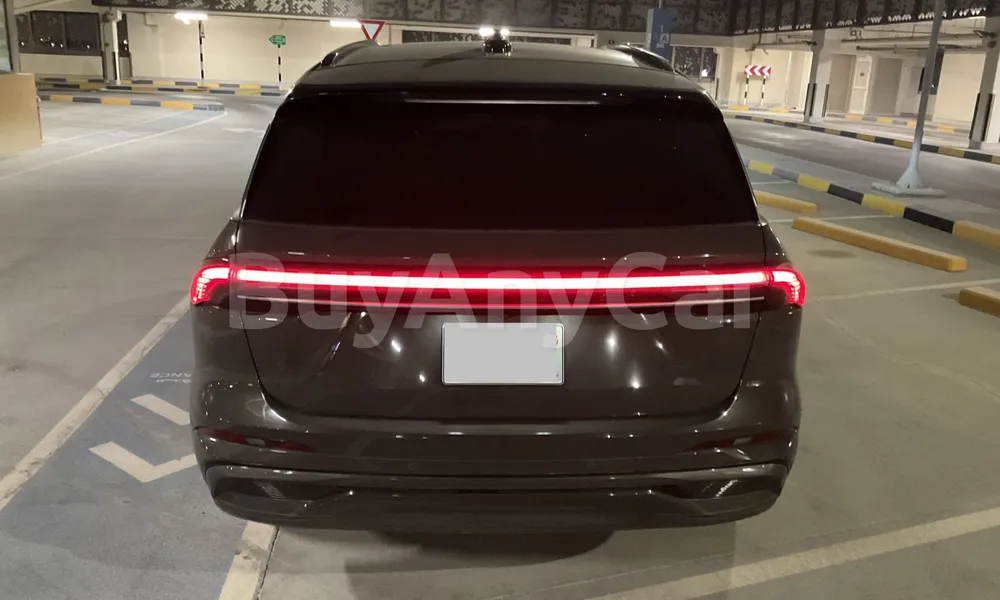 Vehicle photo 2