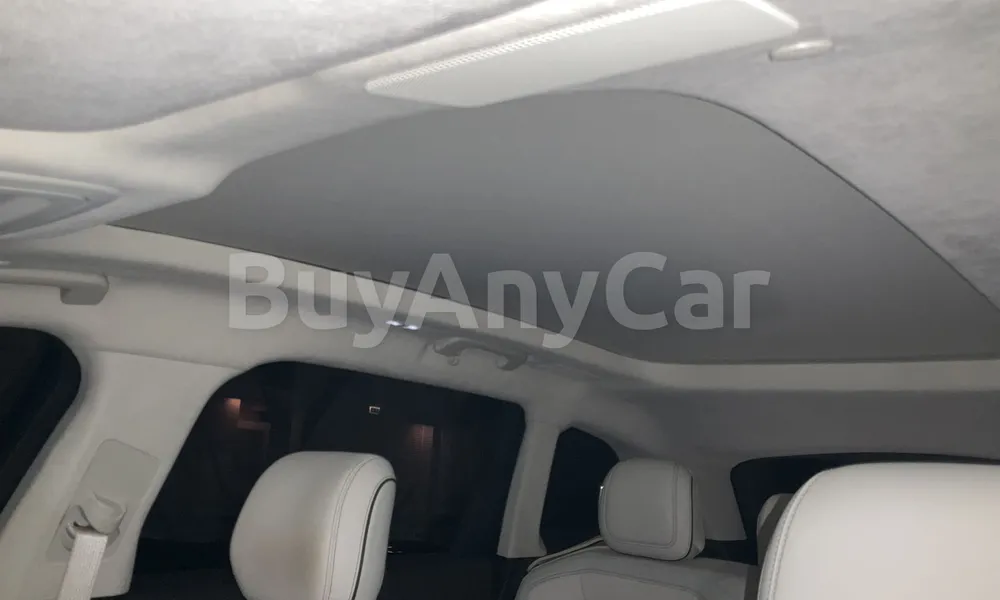 Vehicle photo 8