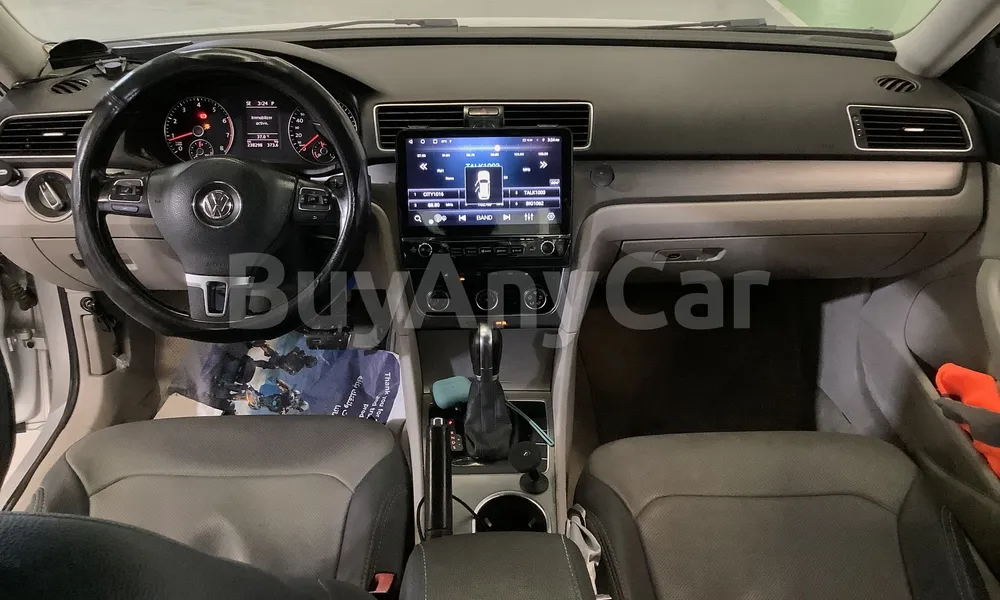 Vehicle photo 9