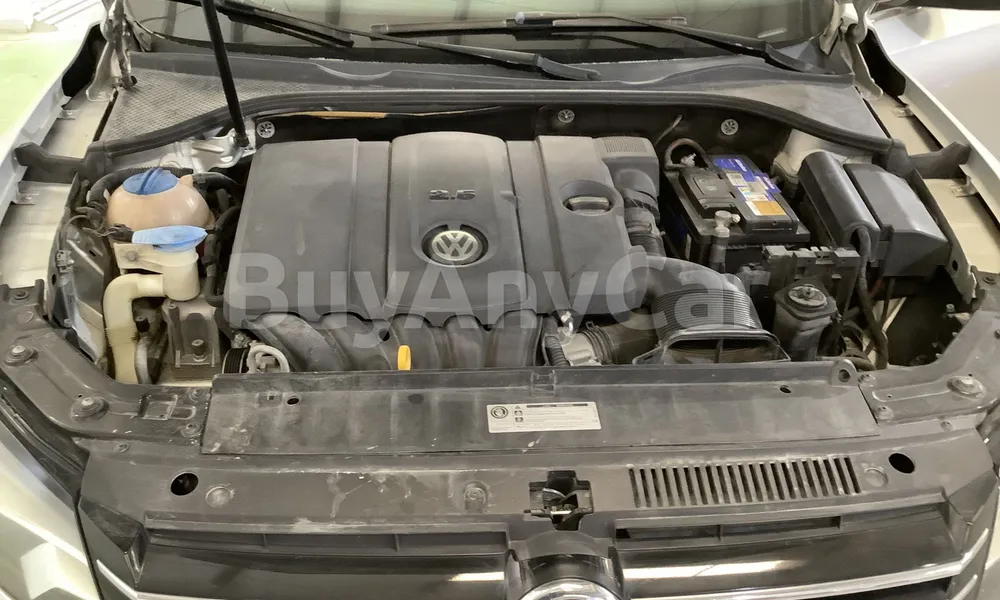 Vehicle photo 6