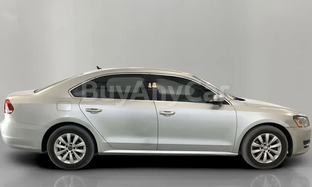 Vehicle photo 3