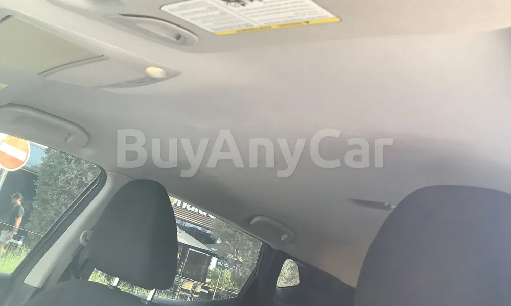 Vehicle photo 9
