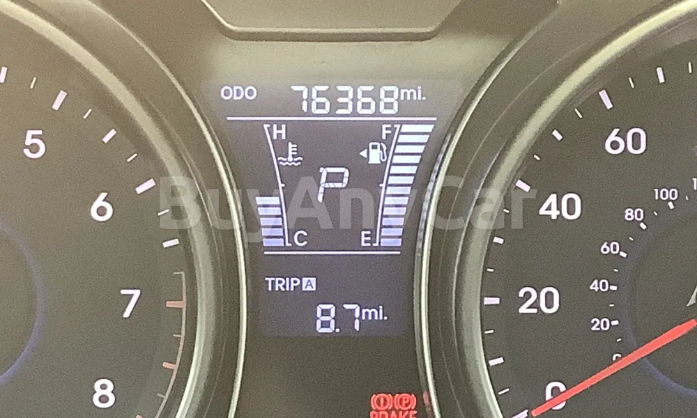 Vehicle photo 8
