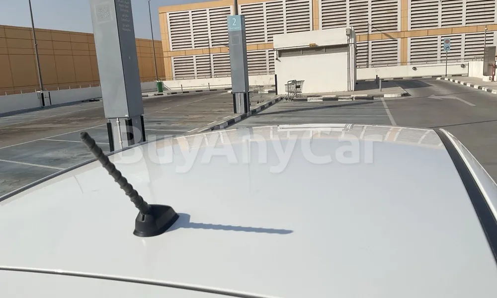 Vehicle photo 5