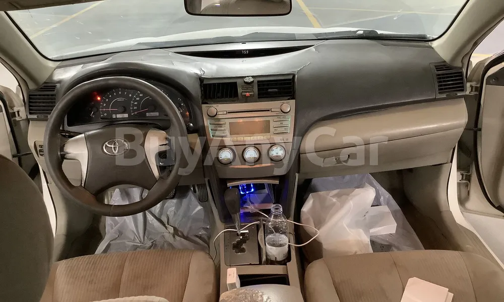 Vehicle photo 8