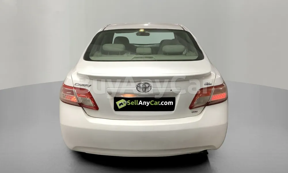 Vehicle photo 2