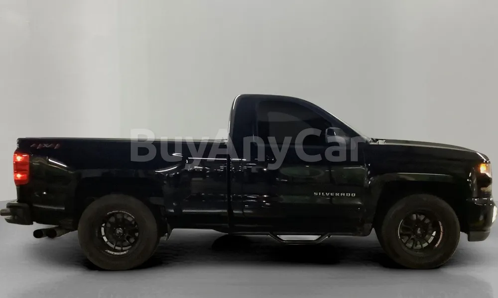Vehicle photo 3
