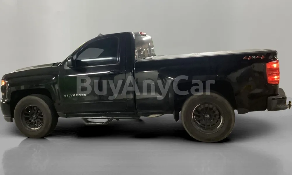 Vehicle photo 4