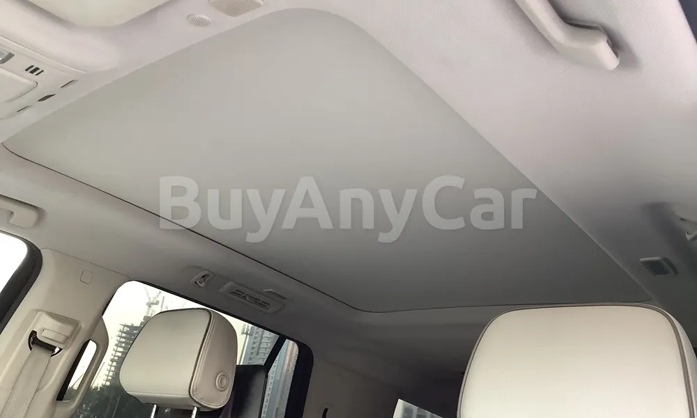 Vehicle photo 8