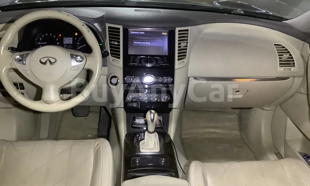 Vehicle photo 8