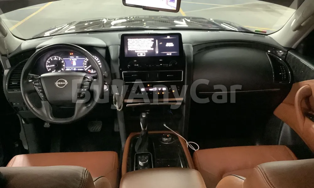 Vehicle photo 7