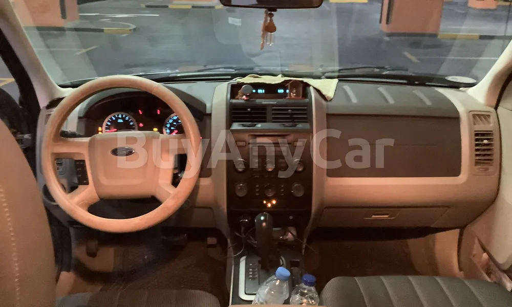 Vehicle photo 8