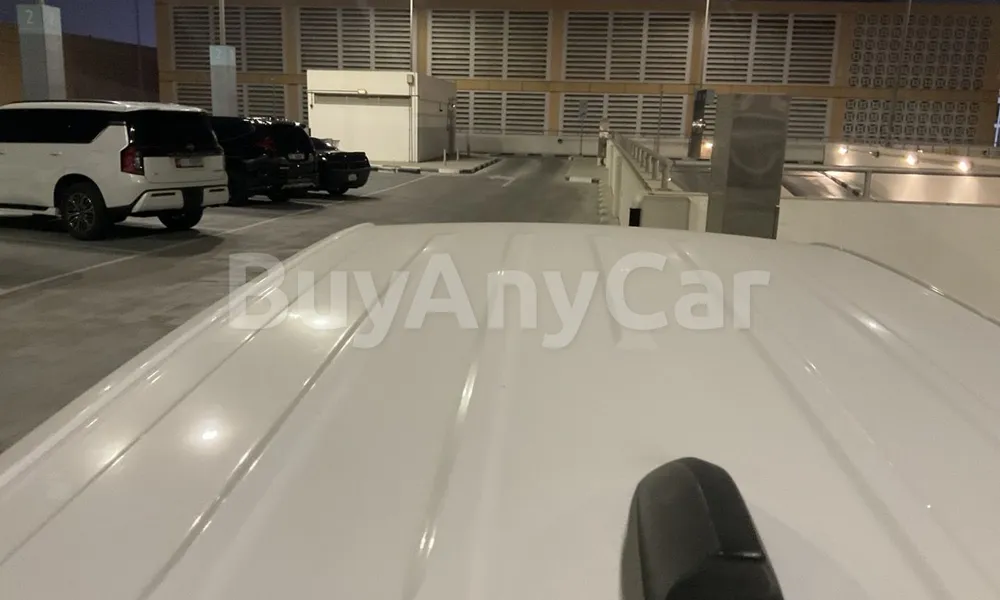 Vehicle photo 4