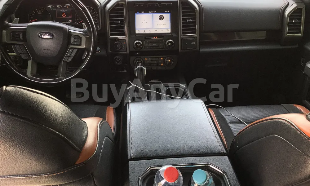 Vehicle photo 9